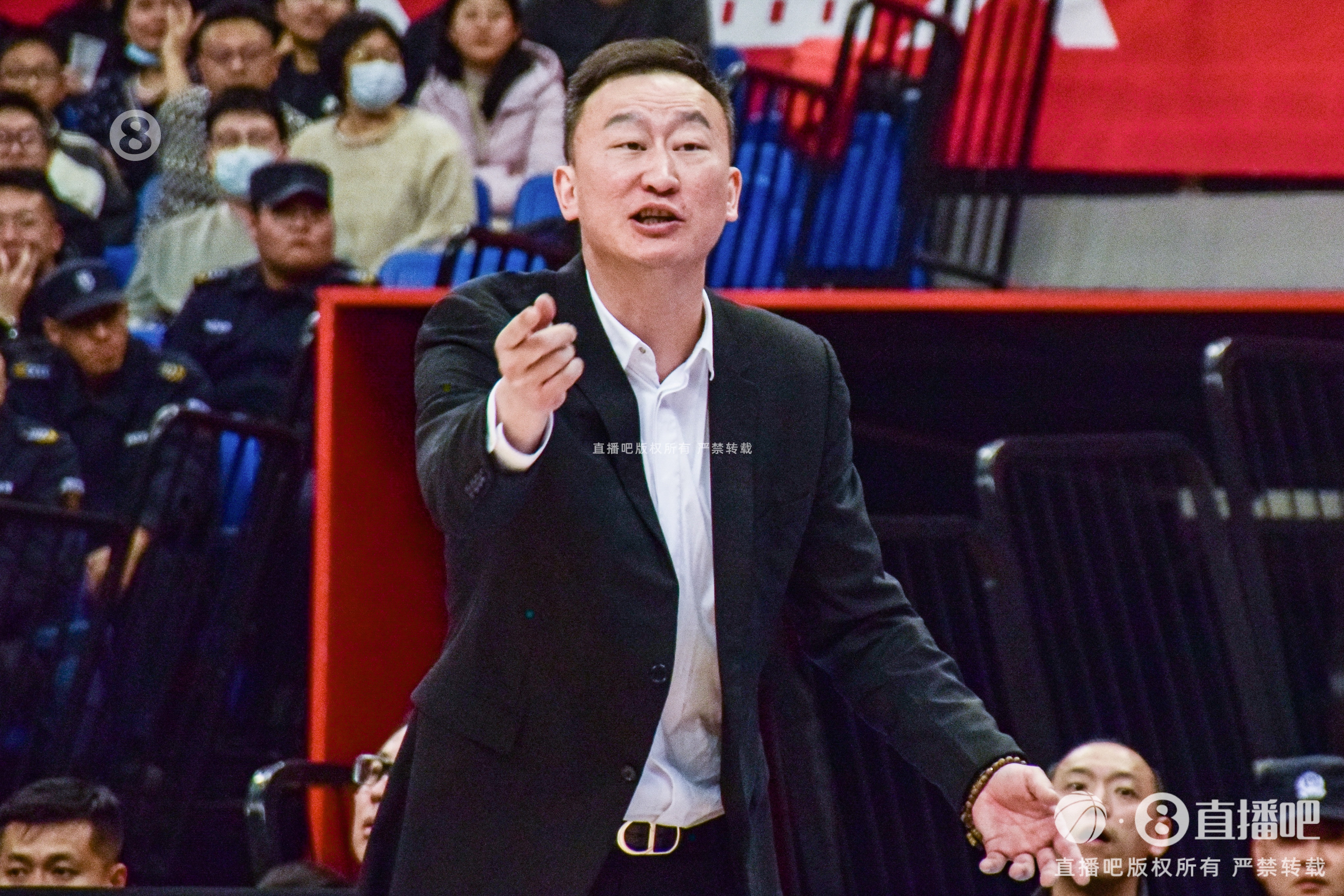 世俱杯夺冠赔率-青岛男篮确立未来核心阵容：李俊贤与丛睿言接棒杨瀚森，双子星引领新篇章